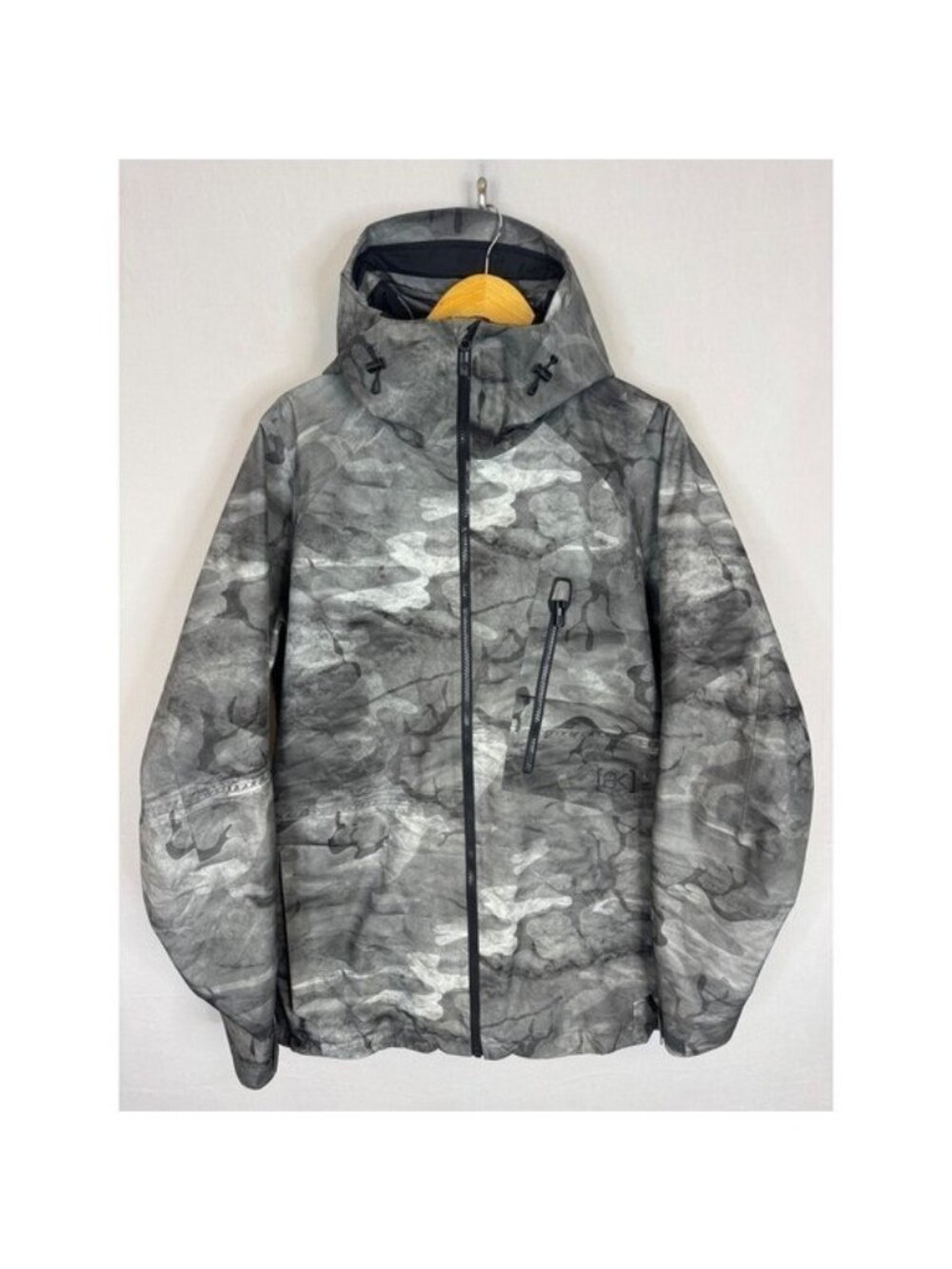 Burton AK Cyclic GORE-TEX 2L Snowboard Jacket Mens Medium Grey Camo 100021
